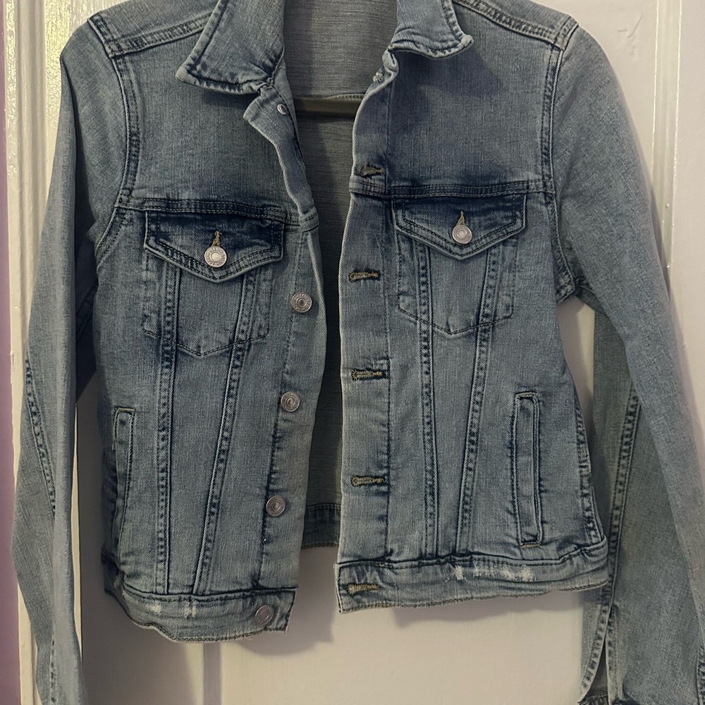 H&M Blue Jean Jacket Timeless Style size 6